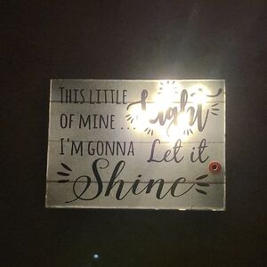 Light-Up Wall Decor Sign - Black and White Plays Song